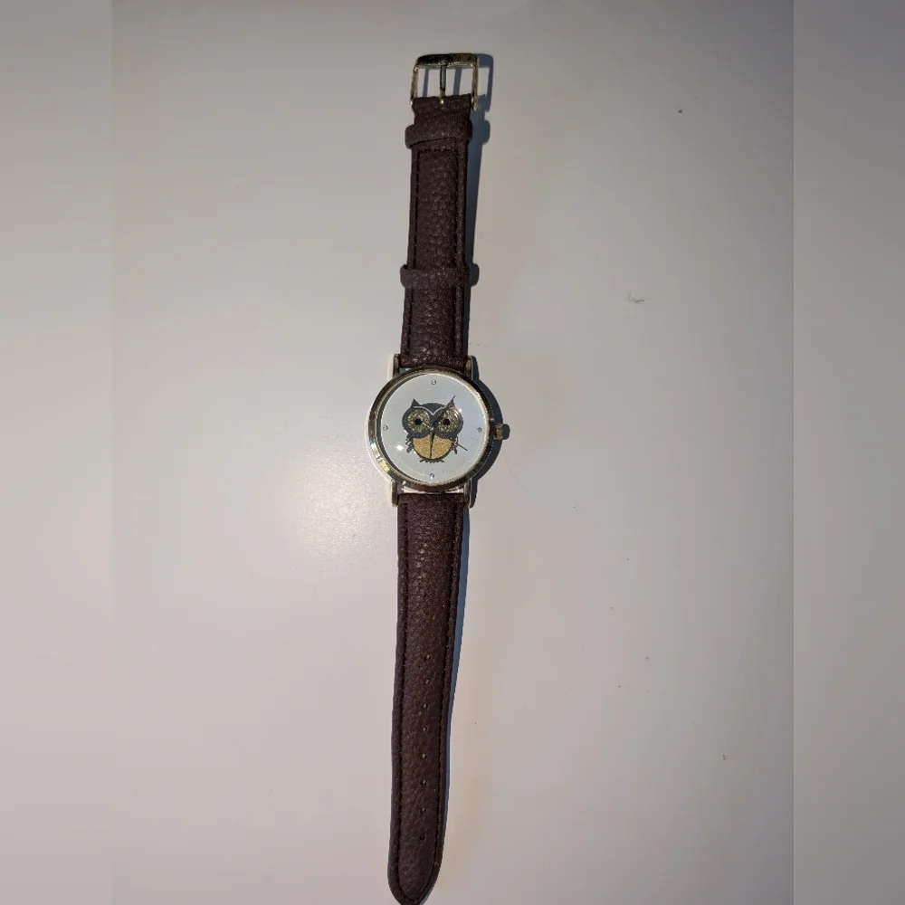 Gold Tone Watch Owl with Gold Glitter Eyes